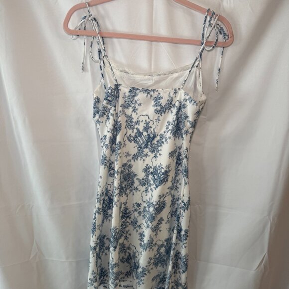 Princess Polly Blue & White Toile Lace Trim Camisole Top - Picture 4 of 6